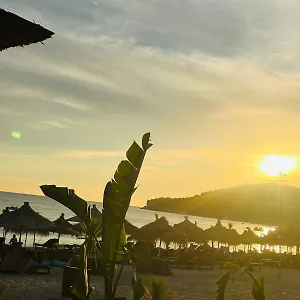 Billy Hotel Himare